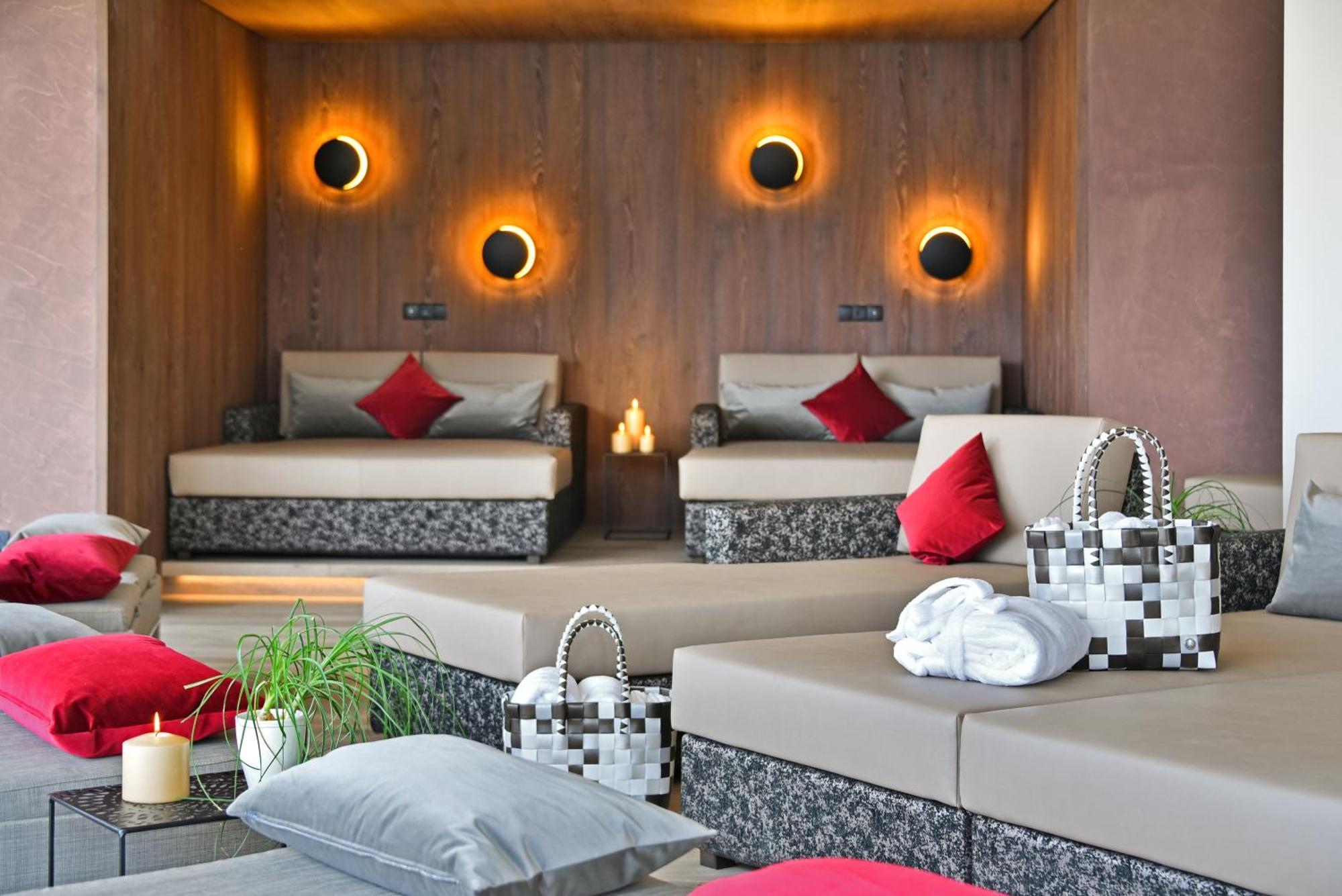 Hotel Schlosswirt Шена Екстериор снимка