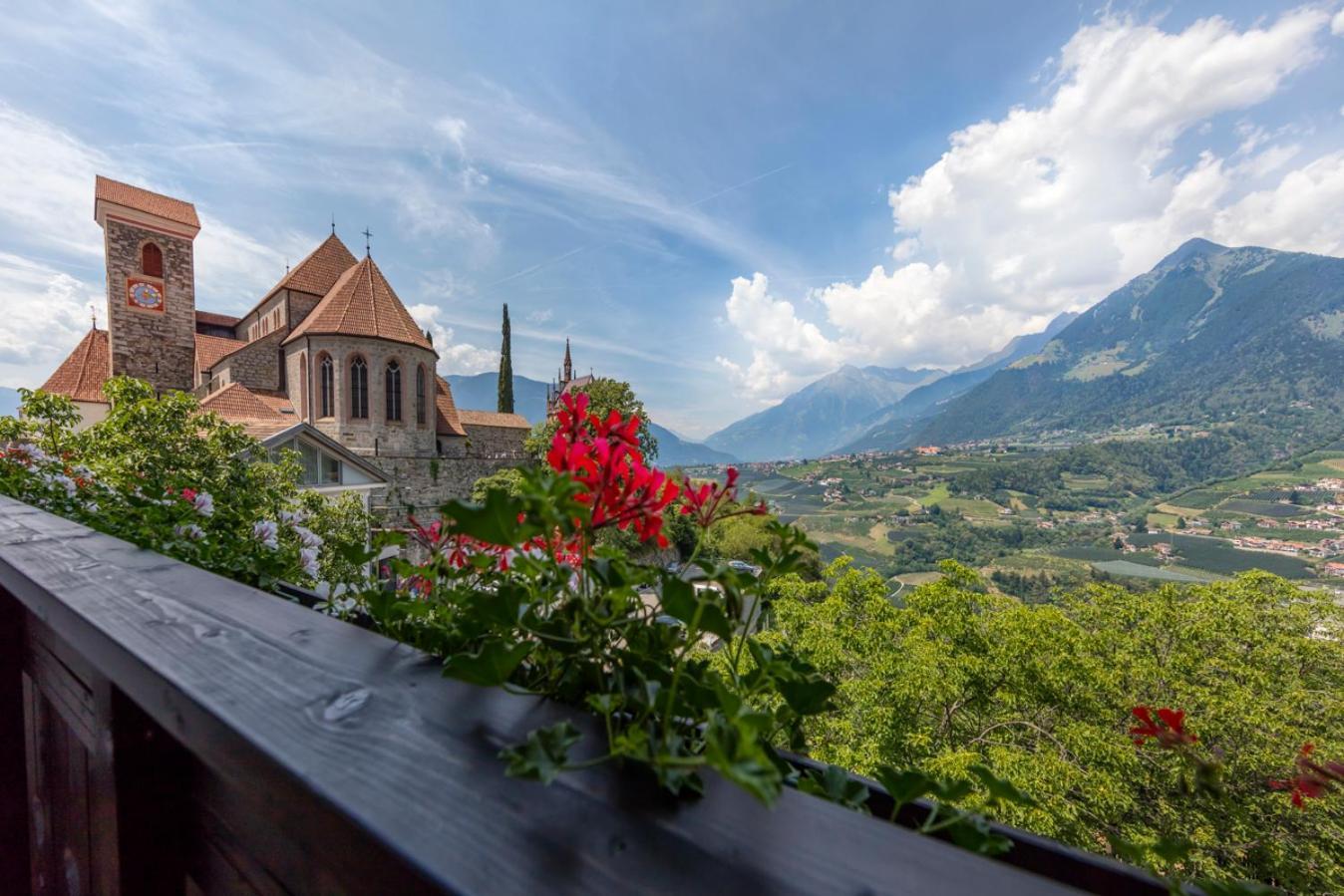 Hotel Schlosswirt Шена Екстериор снимка