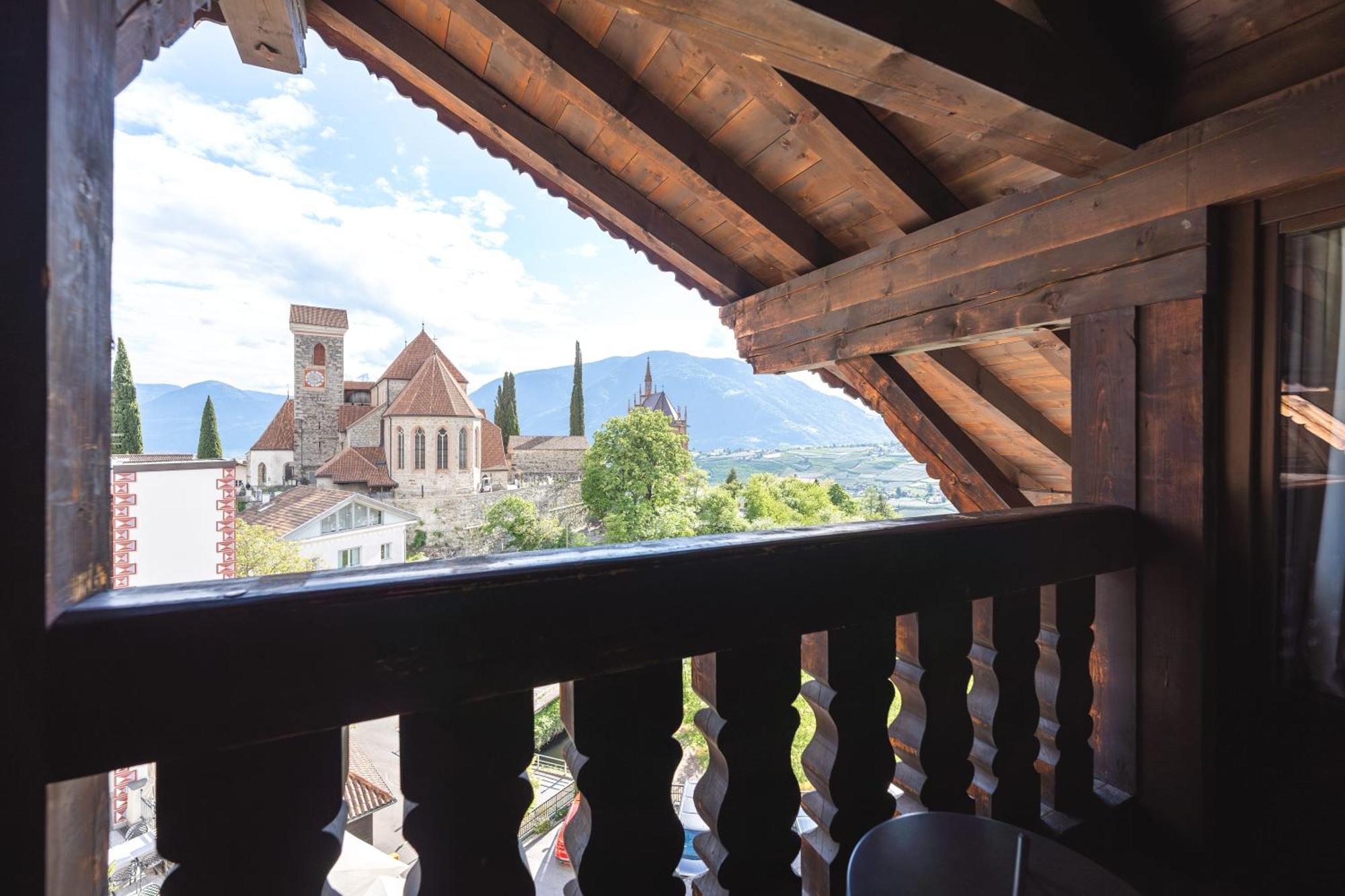 Hotel Schlosswirt Шена Екстериор снимка
