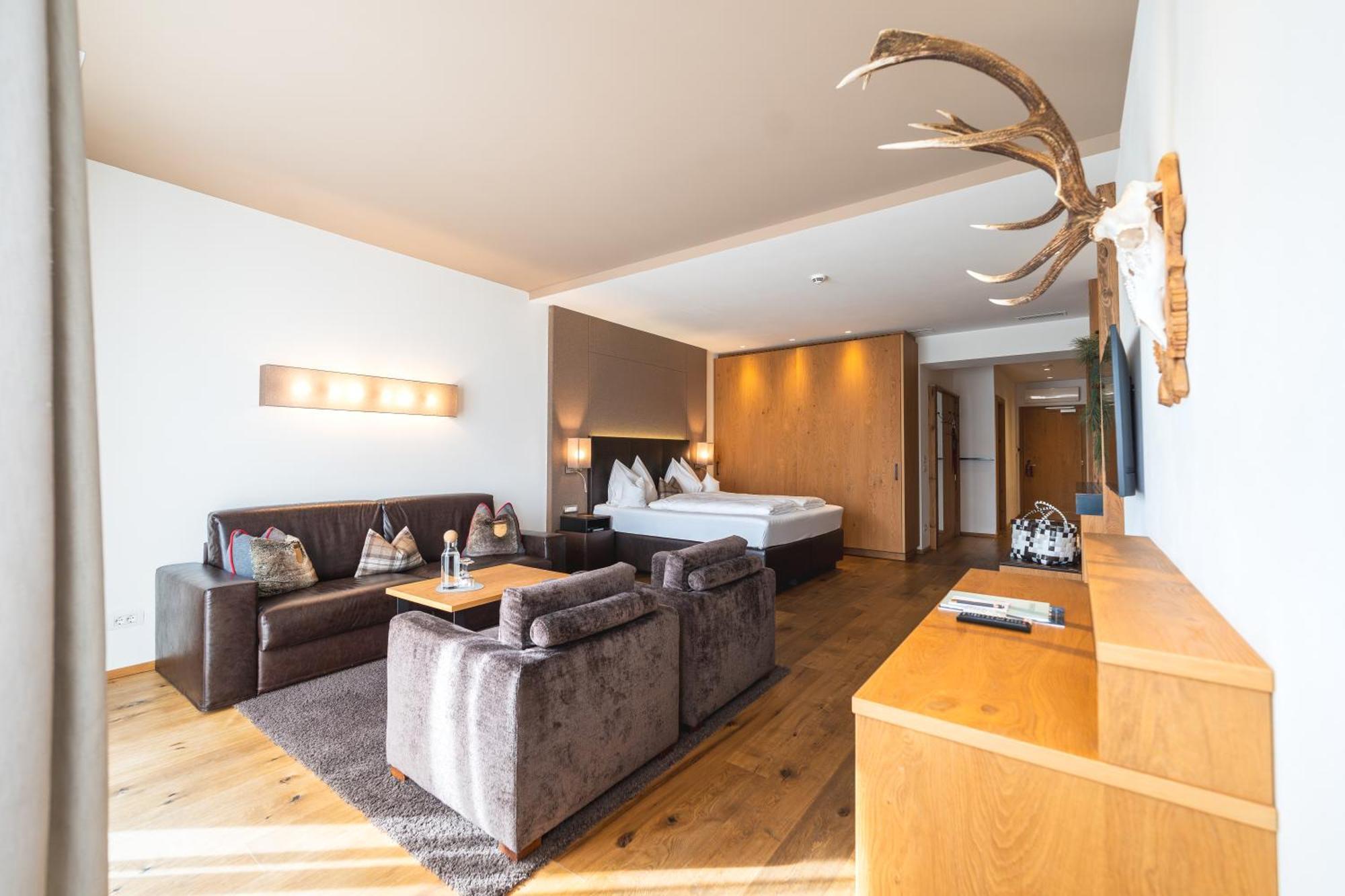 Hotel Schlosswirt Шена Екстериор снимка
